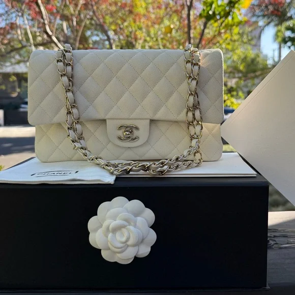 CC CLASSIC  MEDIUM DOUBLE FLAP CAVIAR WHITE SHW, 100% AUTHENTIC - Picture 2 of 6